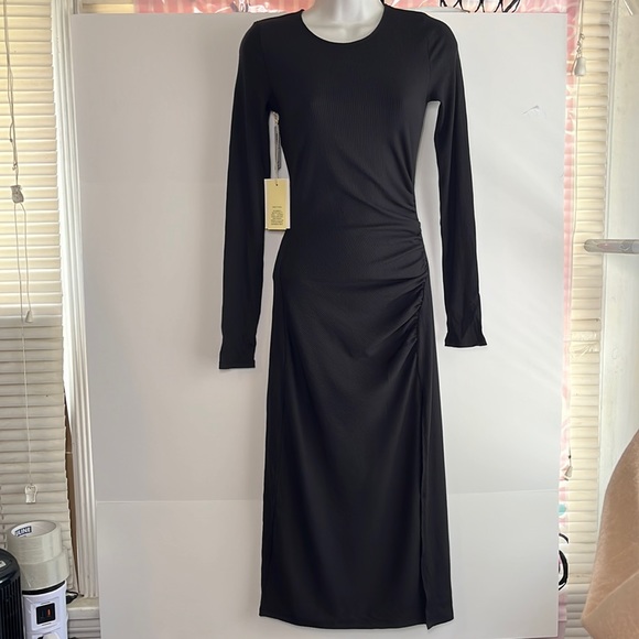 Wilfred Dresses & Skirts - Aritzia color black Amelia Dress